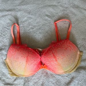 Victoria’s Secret Very Sexy Push-Up Bra 34C